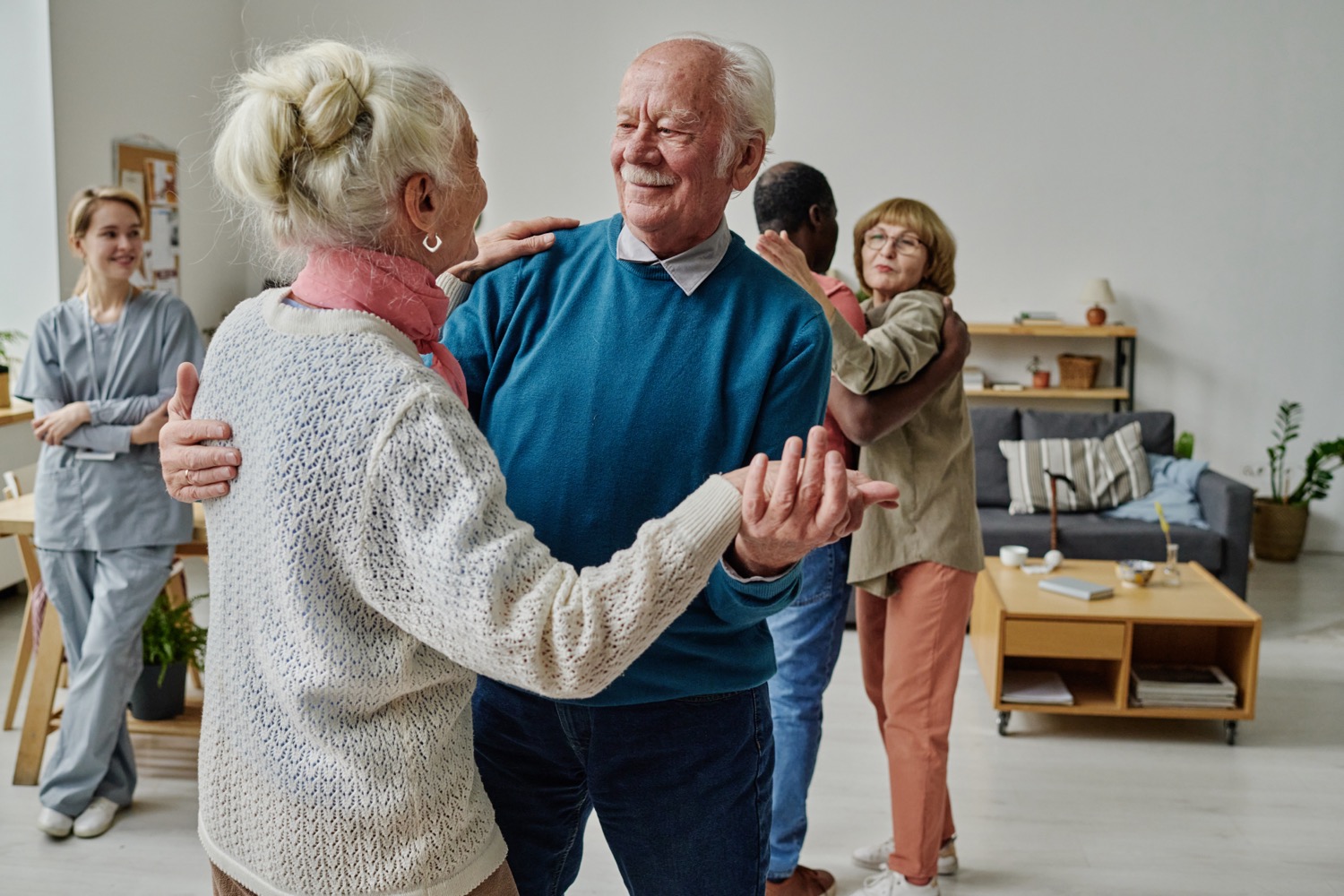 As a man with Alzheimer’s dances with his wife, the music brings back happy memories from their life together.